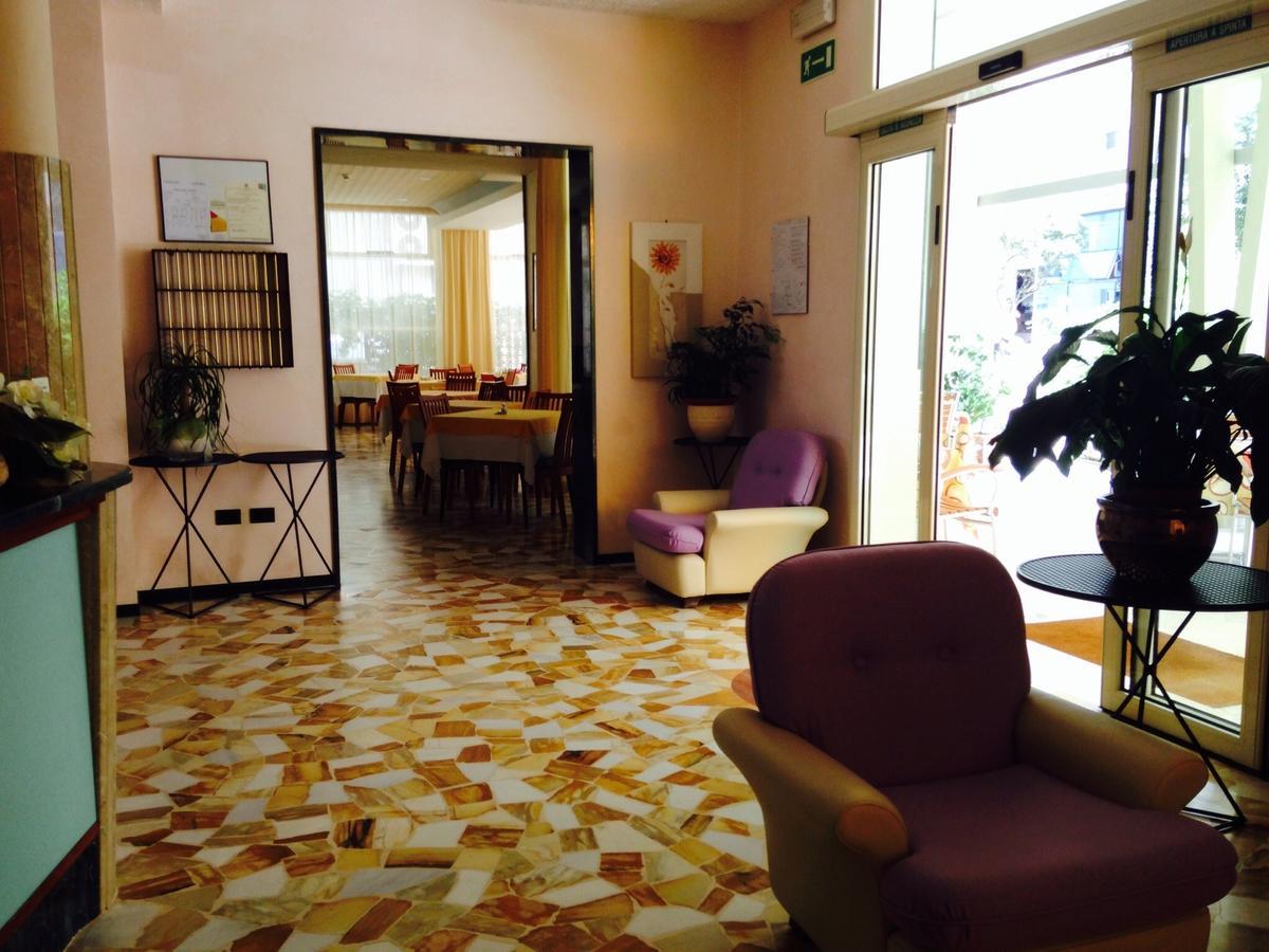 Hotel Lazzarini Bellaria-Igea Marina Exterior photo